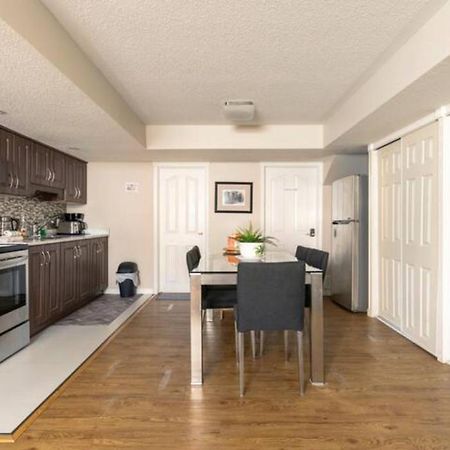 Self Check-In Spacious Apartment With Full Kitchen Ottawa Dış mekan fotoğraf