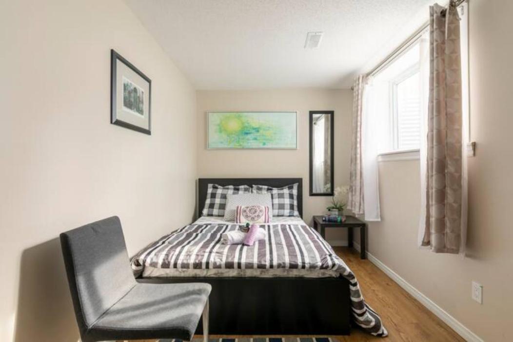 Self Check-In Spacious Apartment With Full Kitchen Ottawa Dış mekan fotoğraf