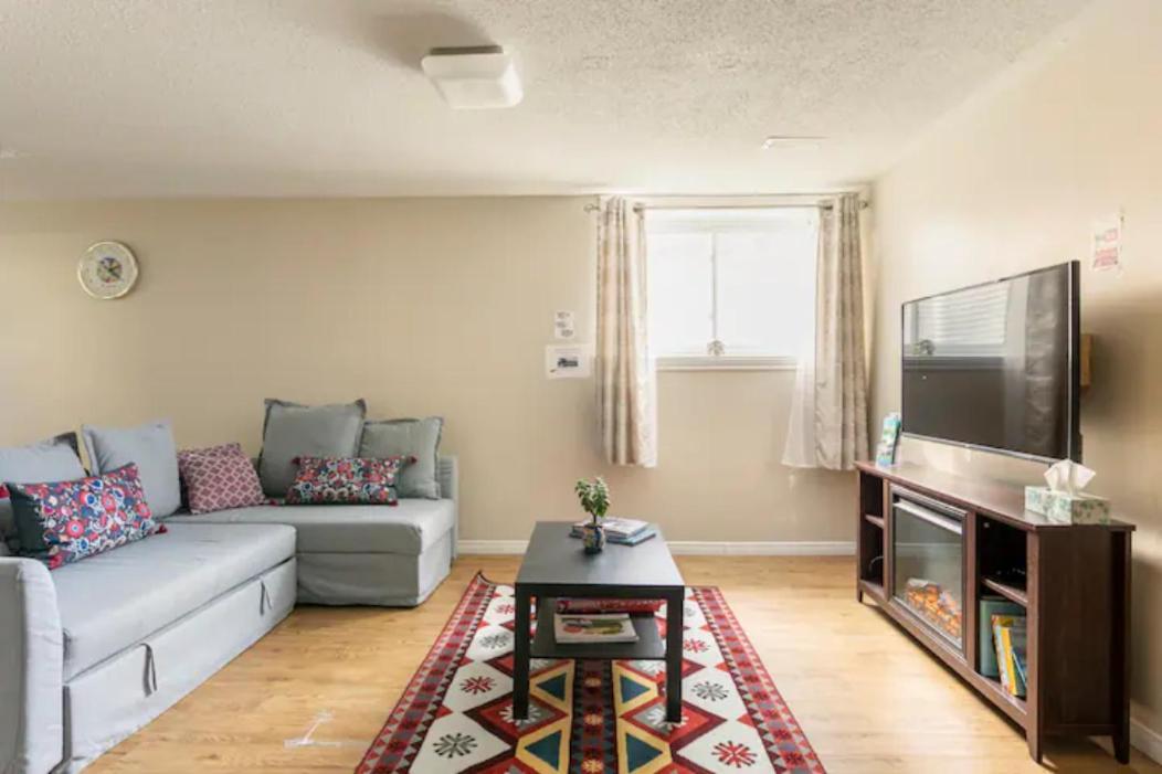 Self Check-In Spacious Apartment With Full Kitchen Ottawa Dış mekan fotoğraf